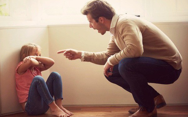 5 Cách Phạt Con, Bé Vừa Nghe Lời Mà Tâm Trạng Đầy Phấn Khởi 5 Cách Phạt Con, Bé Vừa Nghe Lời Mà Tâm Trạng Đầy Phấn Khởi - Trường Mầm Non STEAM KIDS