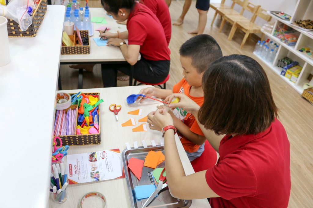 Phương Pháp Stem Cho Trẻ Mầm Non: Khơi Dậy Niềm Đam Mê Khám Phá Tri Thức - Trường Mầm Non STEAM KIDS