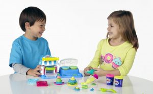 Làm Sao Để Dạy Con Biết Chia Sẻ - Trường Mầm Non STEAM KIDS