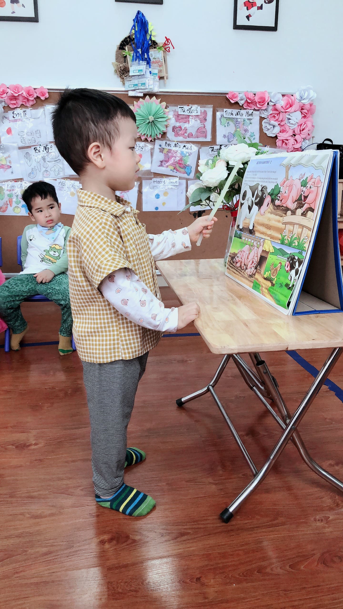 Làm Quen Với Văn Học Lớp Steam 4 - Trường Mầm Non STEAM KIDS