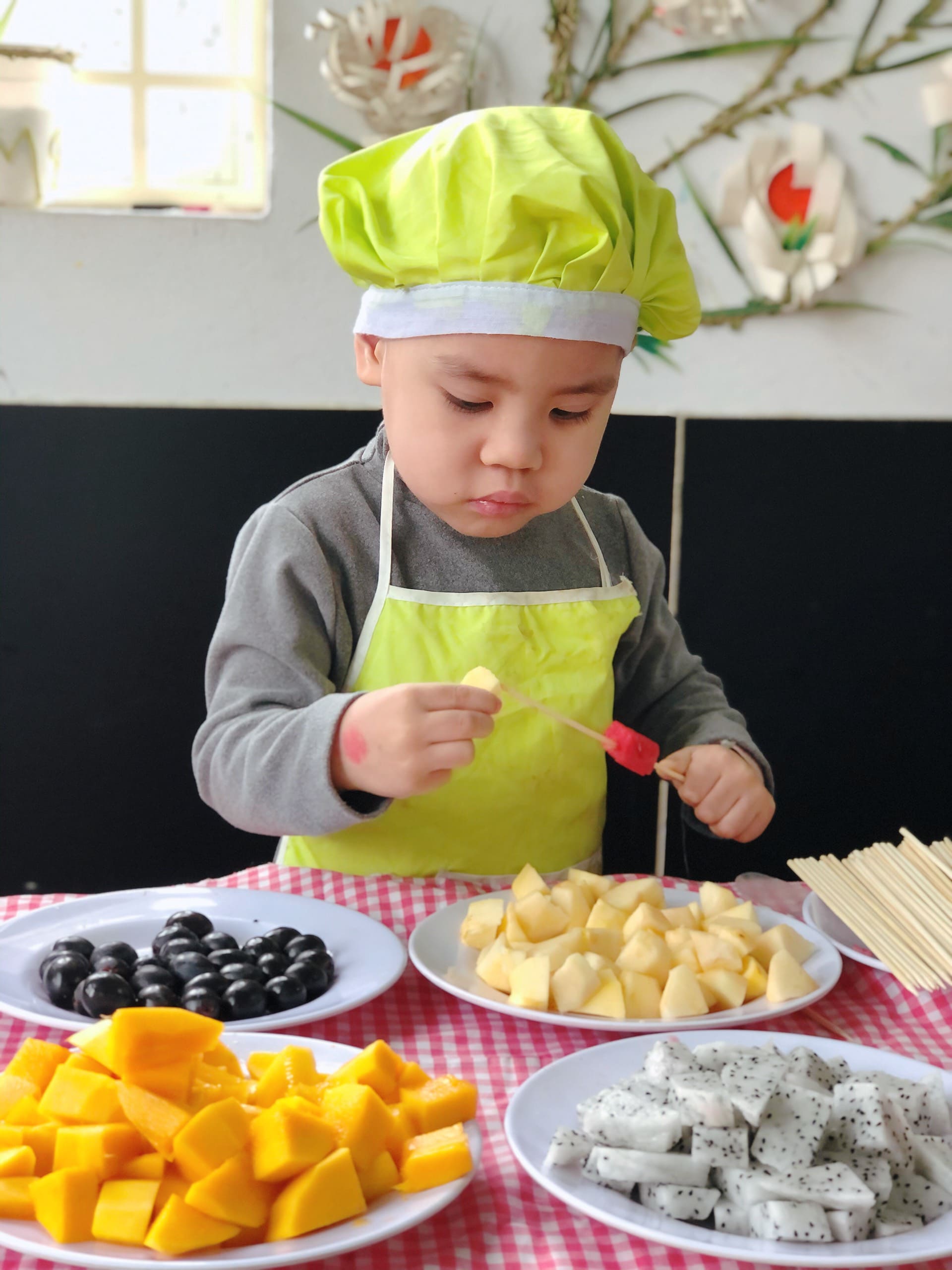 Cooking: Trái Cây Xiên Que Lớp Steam 4 Cooking: Trái Cây Xiên Que Lớp Steam 4 - Trường Mầm Non STEAM KIDS