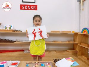 Tiết Học "Vẽ Tranh Bằng Dây" Của  Lớp Steam 2 - Trường Mầm Non STEAM KIDS