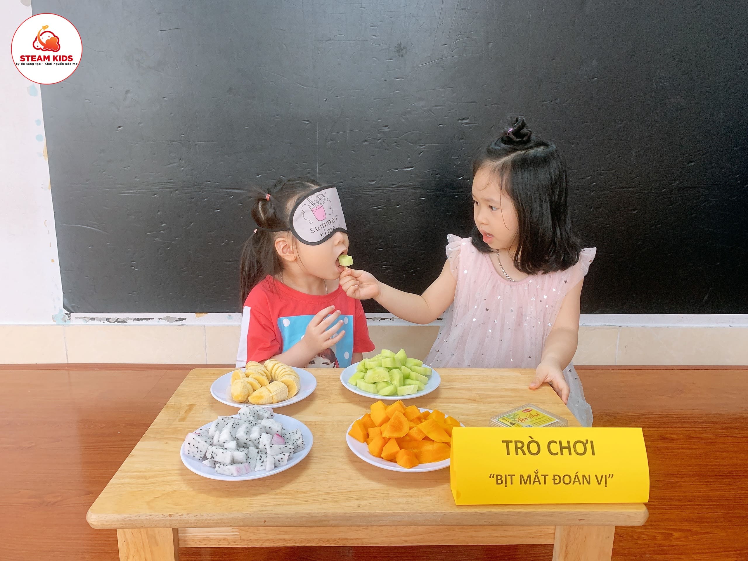 Trò Chơi: Bịt Mắt Đoán Vị Lớp Steam 2 - Trường Mầm Non STEAM KIDS