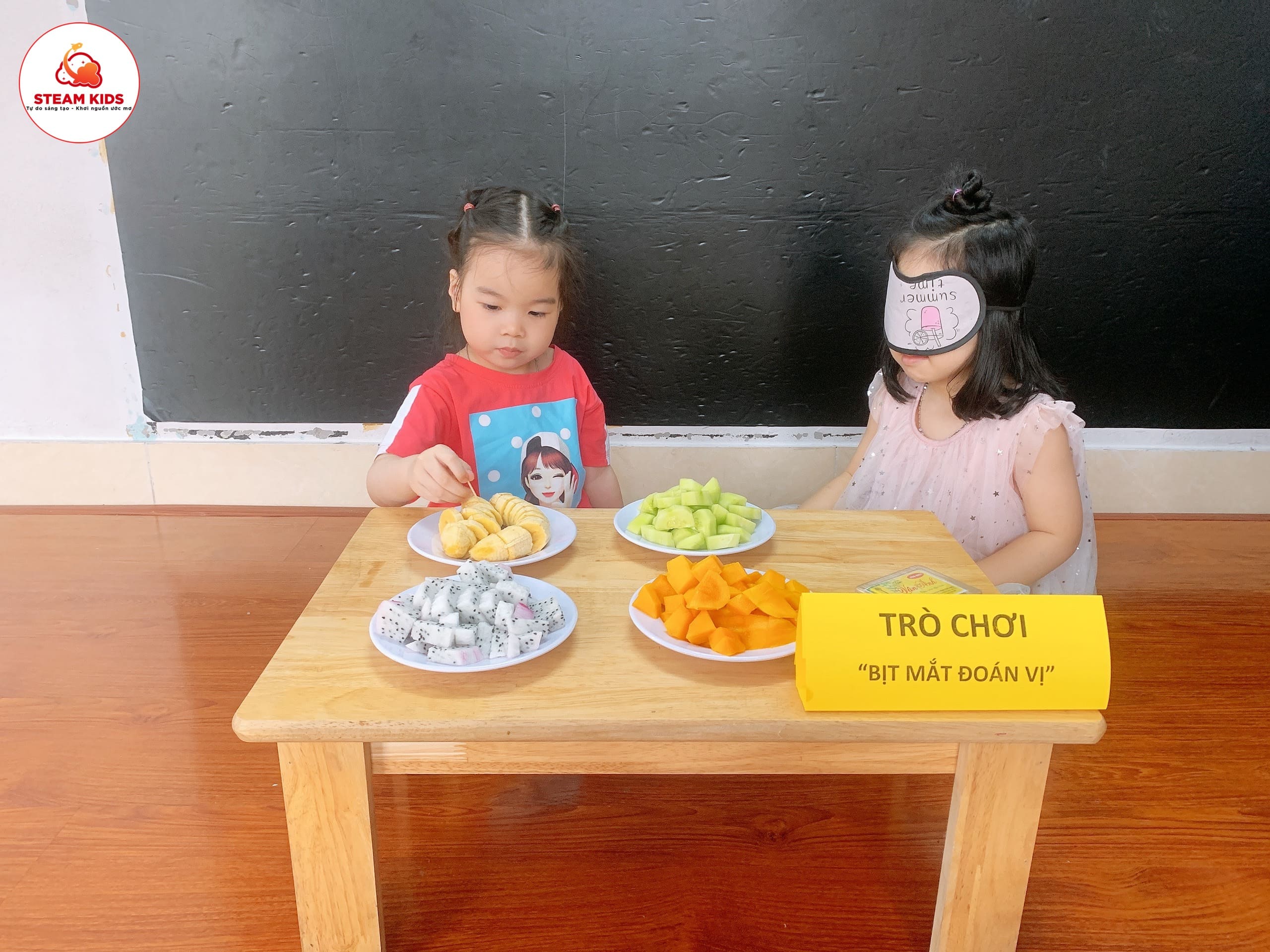 Trò Chơi: Bịt Mắt Đoán Vị Lớp Steam 2 - Trường Mầm Non STEAM KIDS