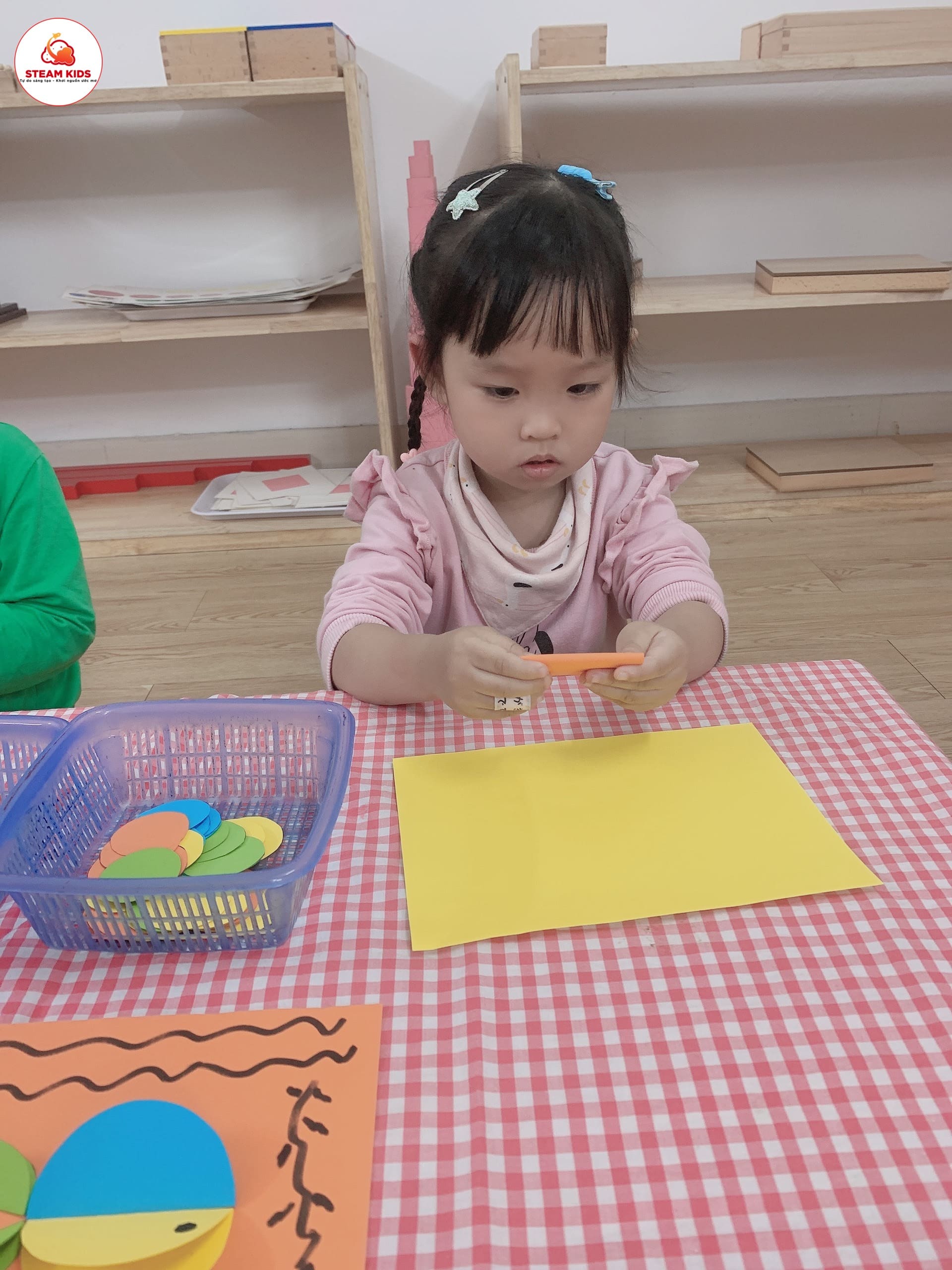 Thực Hành Mon: Làm Con Cá Bằng Giấy Lớp Steam 4 - Trường Mầm Non STEAM KIDS