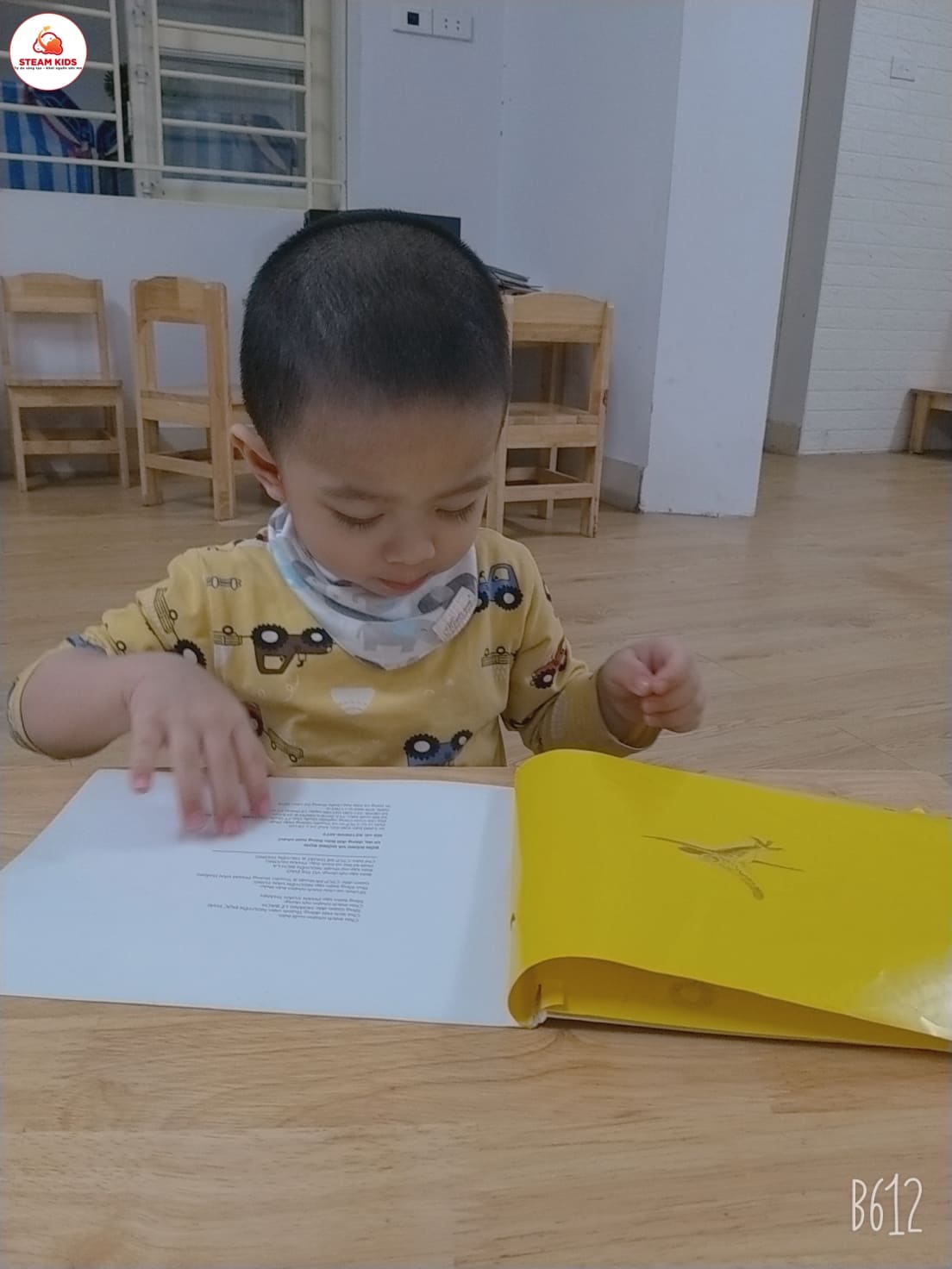 Tiết Học Cách Giở Sách Của Lớp Steam 3 - Trường Mầm Non STEAM KIDS