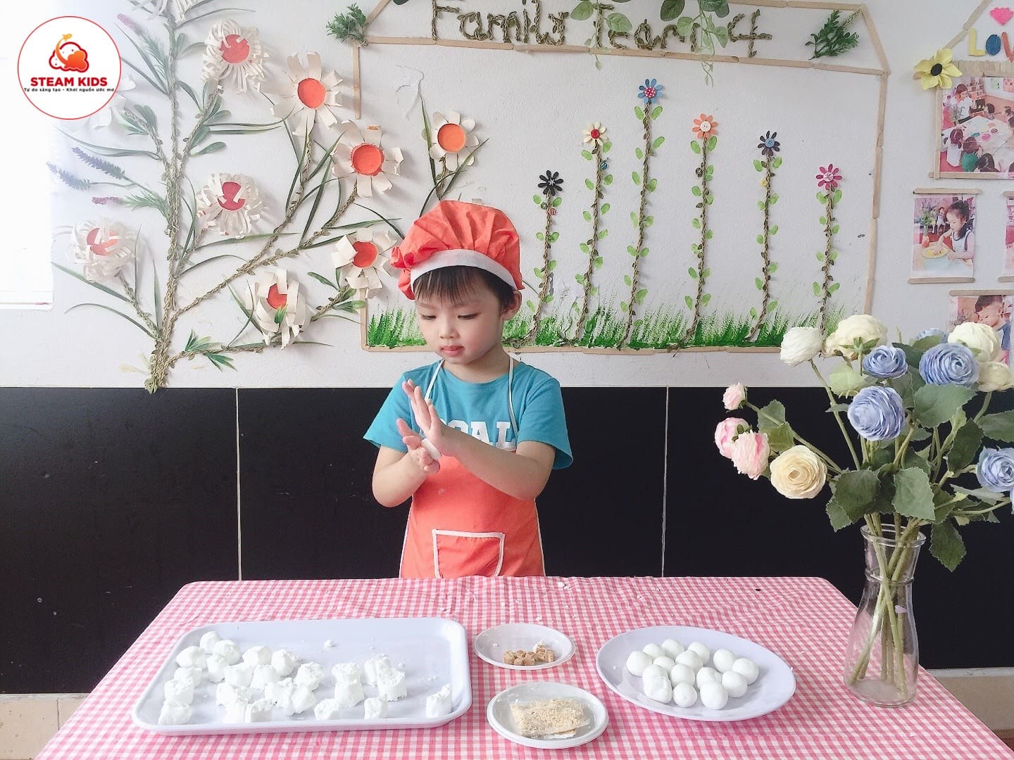 Hoạt Động Làm Bánh Trôi, Bánh Chay Ngày Tết Hàn Thực Lớp Steam 4 - Trường Mầm Non STEAM KIDS