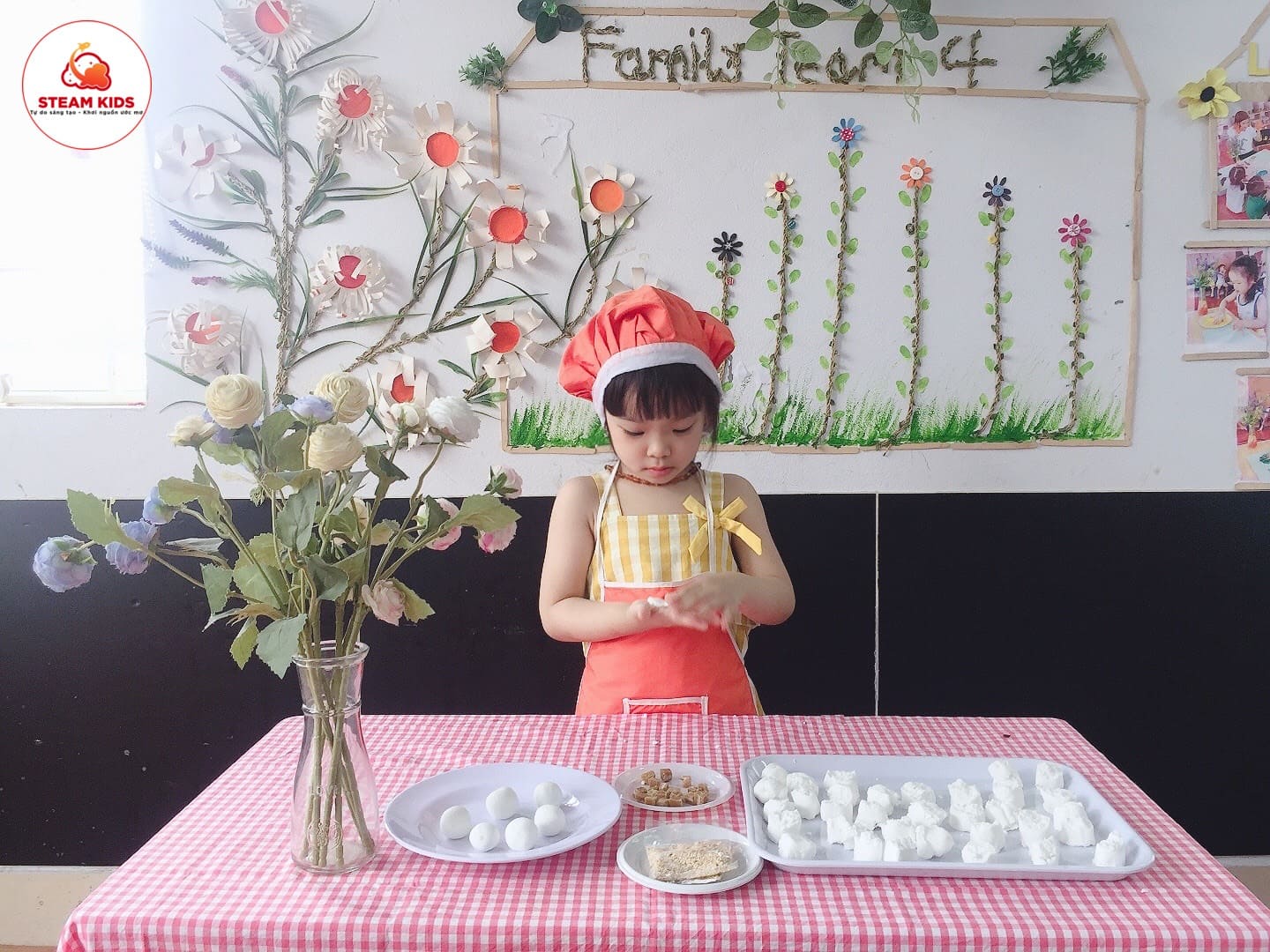Hoạt Động Làm Bánh Trôi, Bánh Chay Ngày Tết Hàn Thực Lớp Steam 4 - Trường Mầm Non STEAM KIDS
