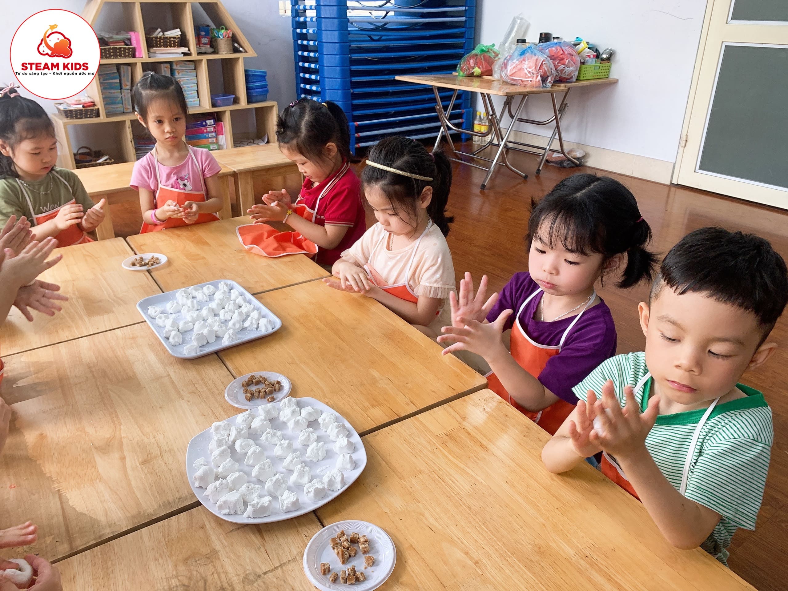 "Tết Hàn Thực" Lớp Steam2 - Trường Mầm Non STEAM KIDS