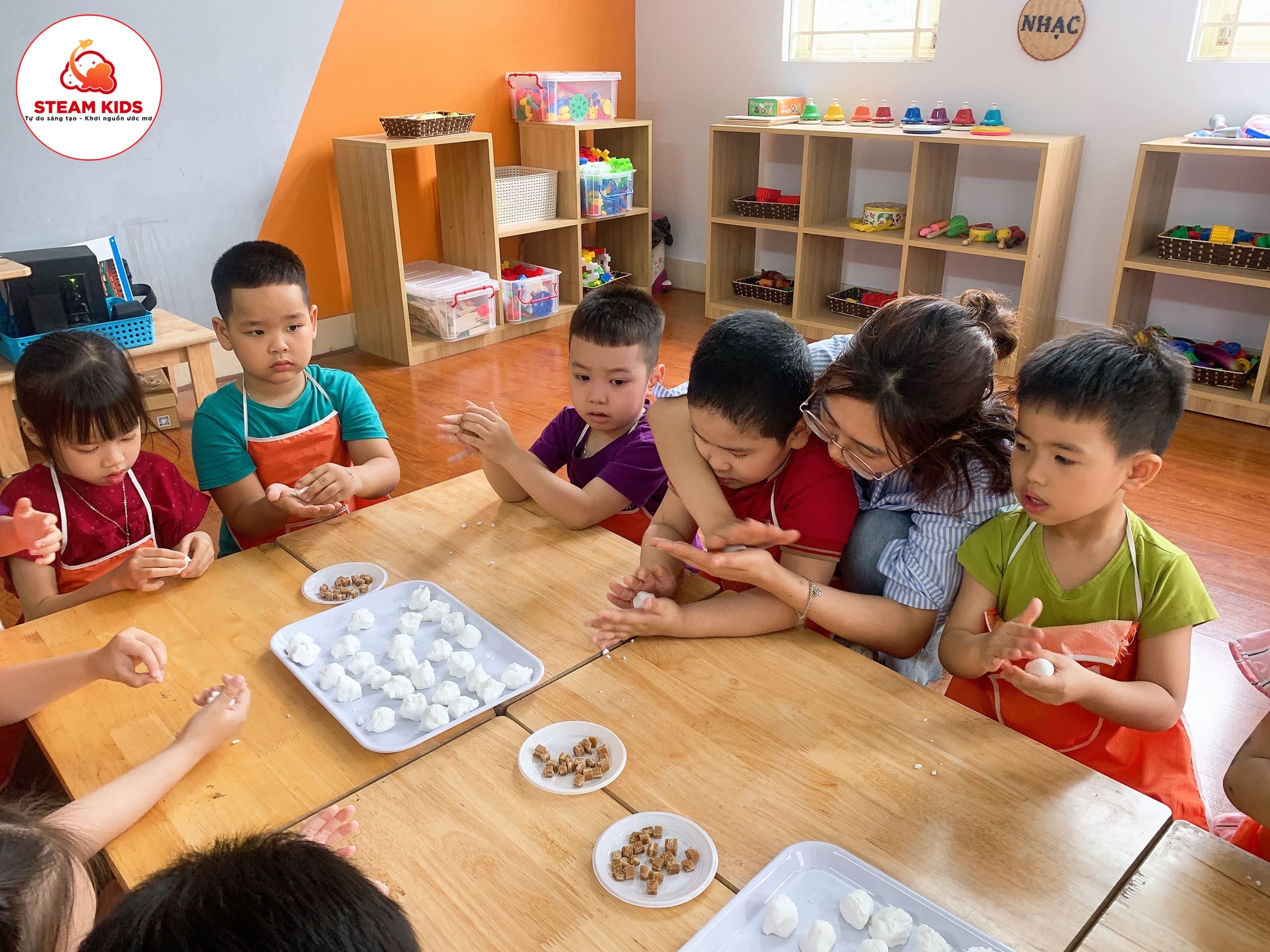 "Tết Hàn Thực" Lớp Steam2 - Trường Mầm Non STEAM KIDS