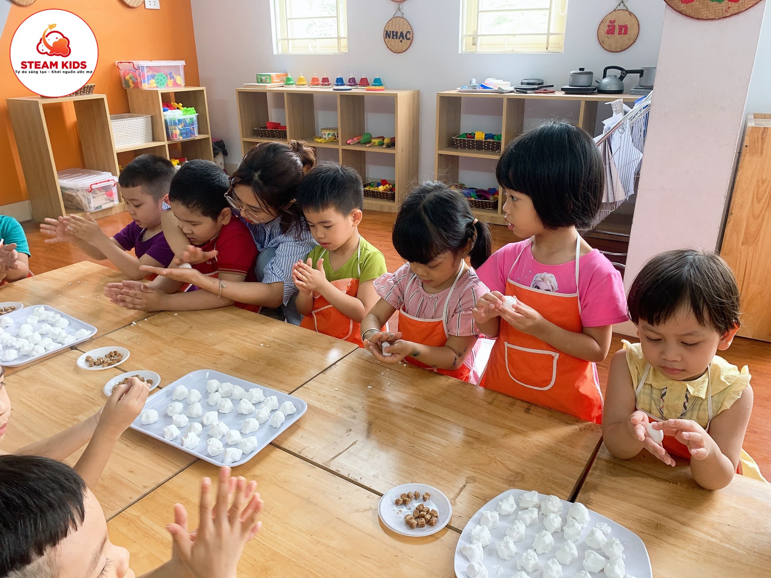 "Tết Hàn Thực" Lớp Steam2 - Trường Mầm Non STEAM KIDS