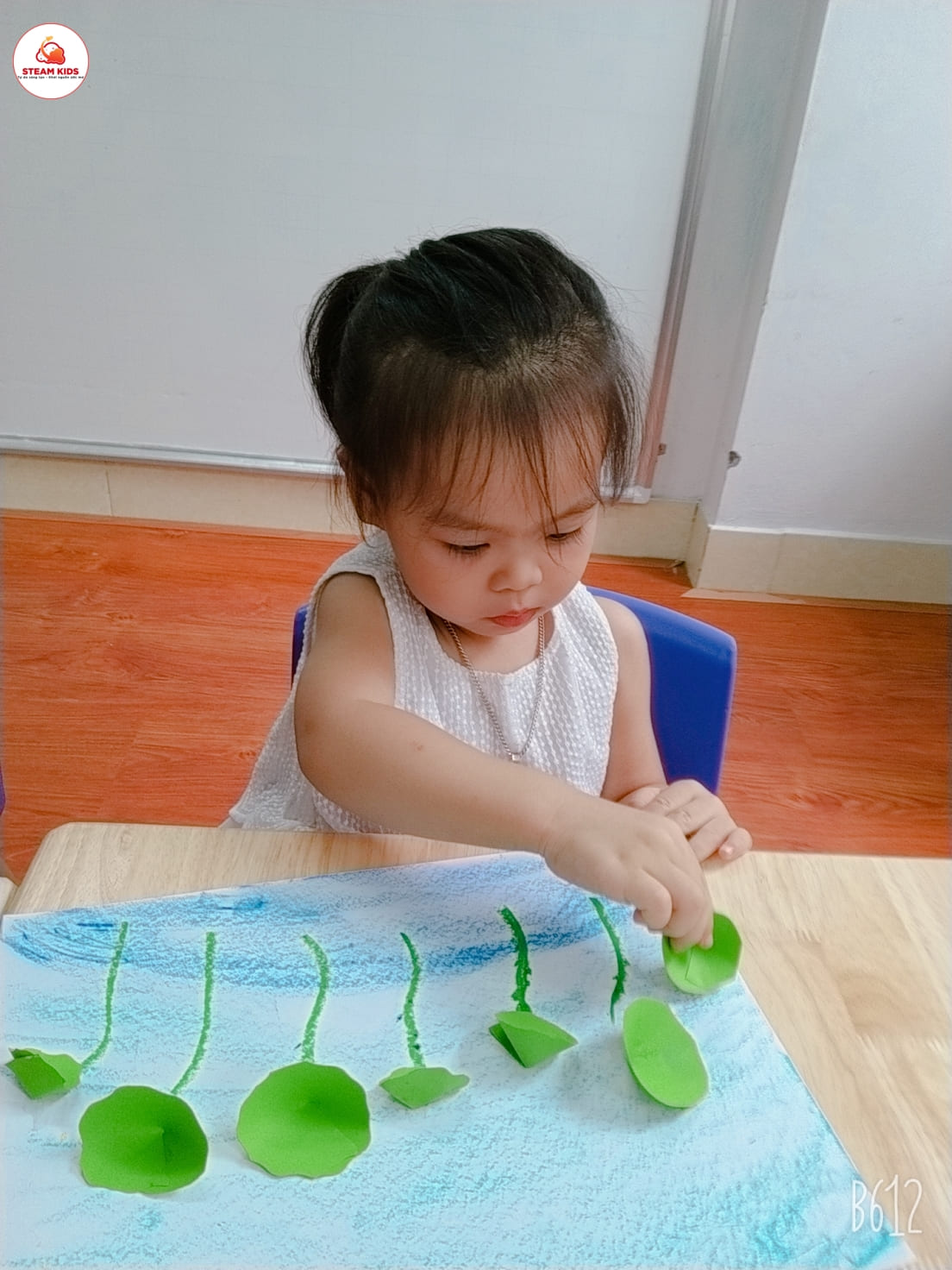 Tiết Học Dán, Tạo Hình Lá Sen Của Lớp Steam 3 - Trường Mầm Non STEAM KIDS