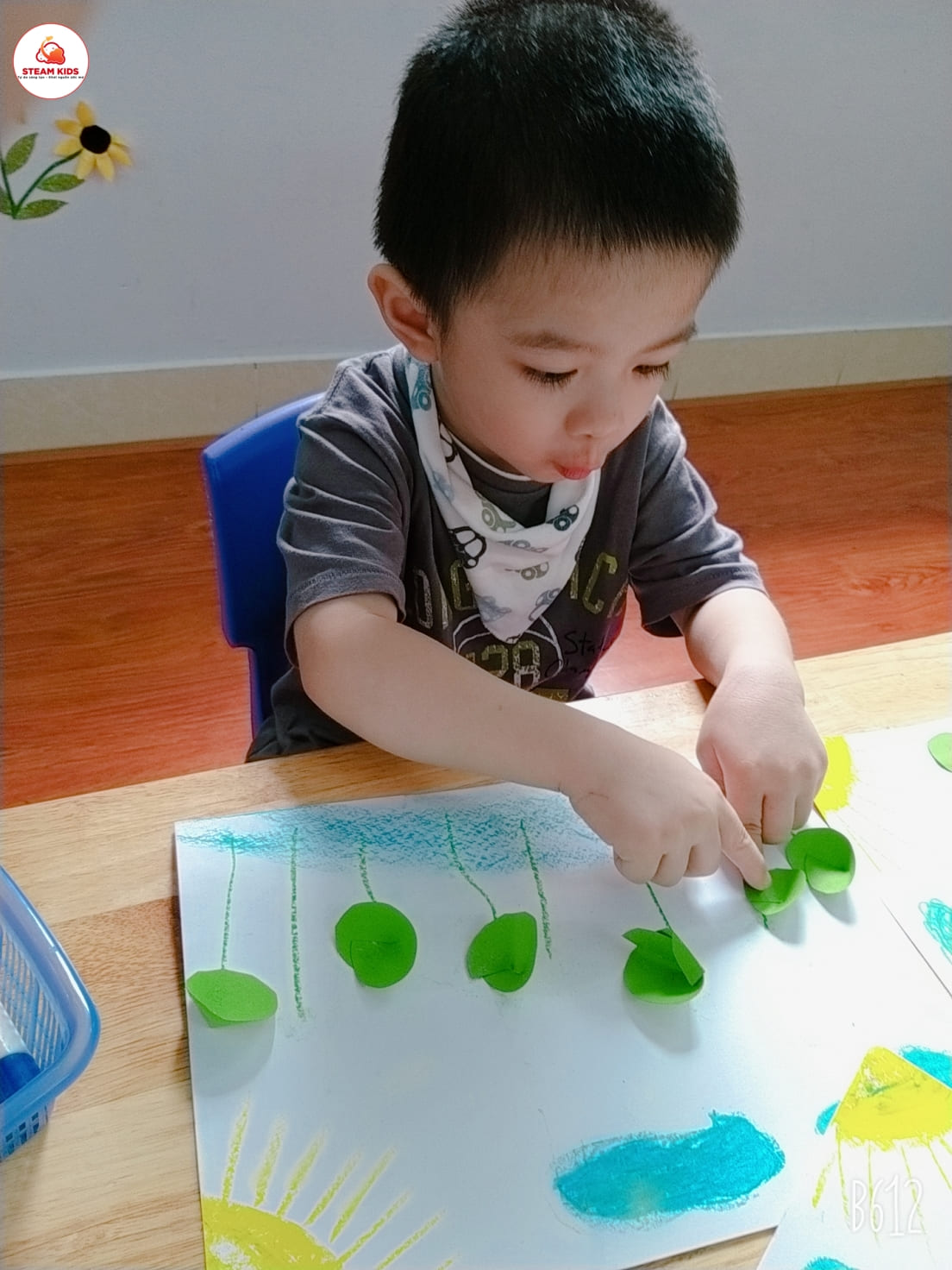 Tiết Học Dán, Tạo Hình Lá Sen Của Lớp Steam 3 - Trường Mầm Non STEAM KIDS