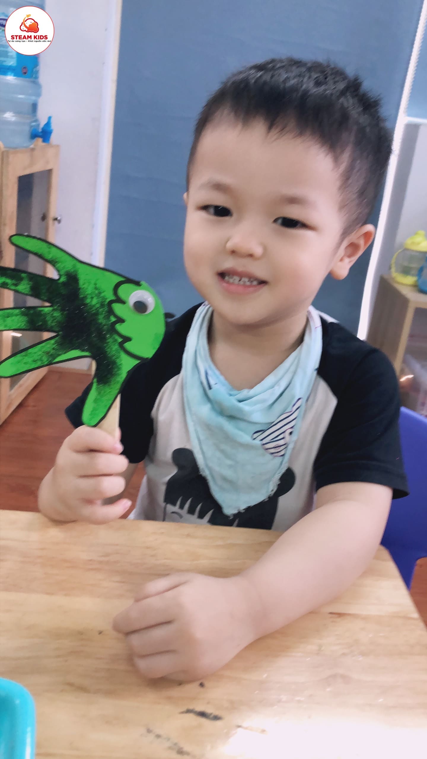 Tạo Hình Con Cá Từ Đôi Bàn Tay Xinh Lớp Steam 4