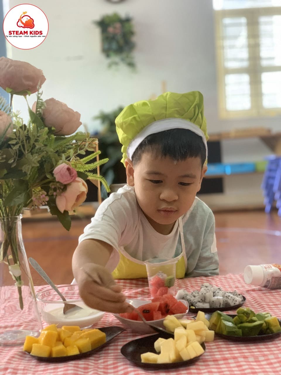 Món Sữa Chua Hoa Quả Bổ Dưỡng Đến Từ Lớp Steam 4 - Trường Mầm Non STEAM KIDS