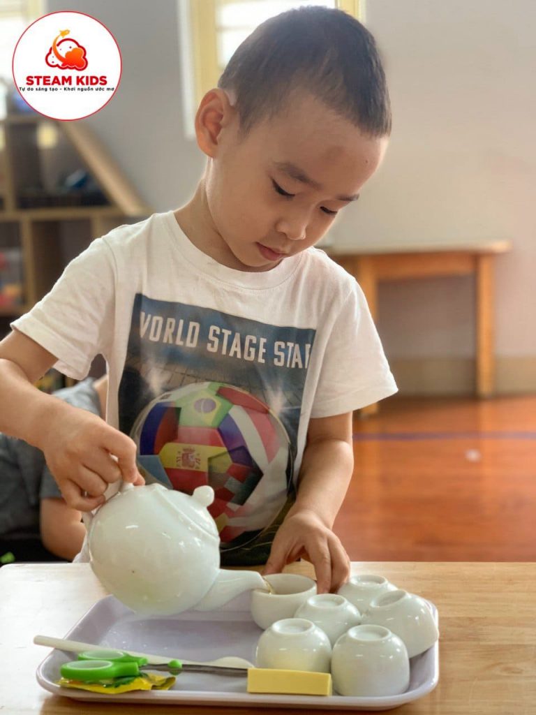 Hoạt Động Tự Do Với Giáo Cụ Lớp Steam4 - Trường Mầm Non STEAM KIDS