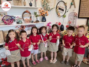 Hoạt Động Trải Nghiệm Nghệ Thuật Cỏ Hoa - Xưởng Hoa Nghệ Thuật Xavia (Nature Việt Nam) - Trường Mầm Non STEAM KIDS