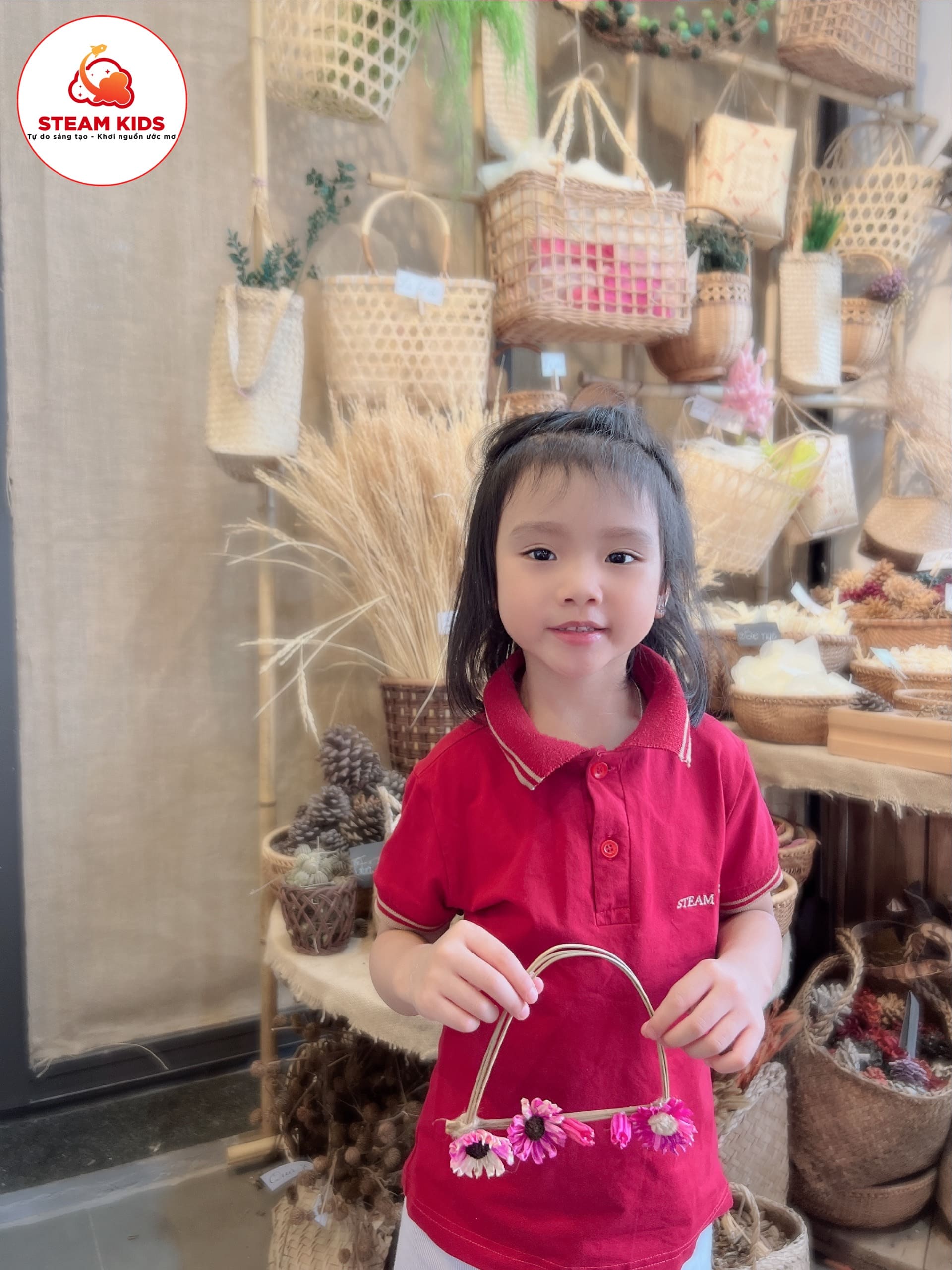 Hoạt Động Trải Nghiệm Nghệ Thuật Cỏ Hoa - Xưởng Hoa Nghệ Thuật Xavia (Nature Việt Nam) - Trường Mầm Non STEAM KIDS