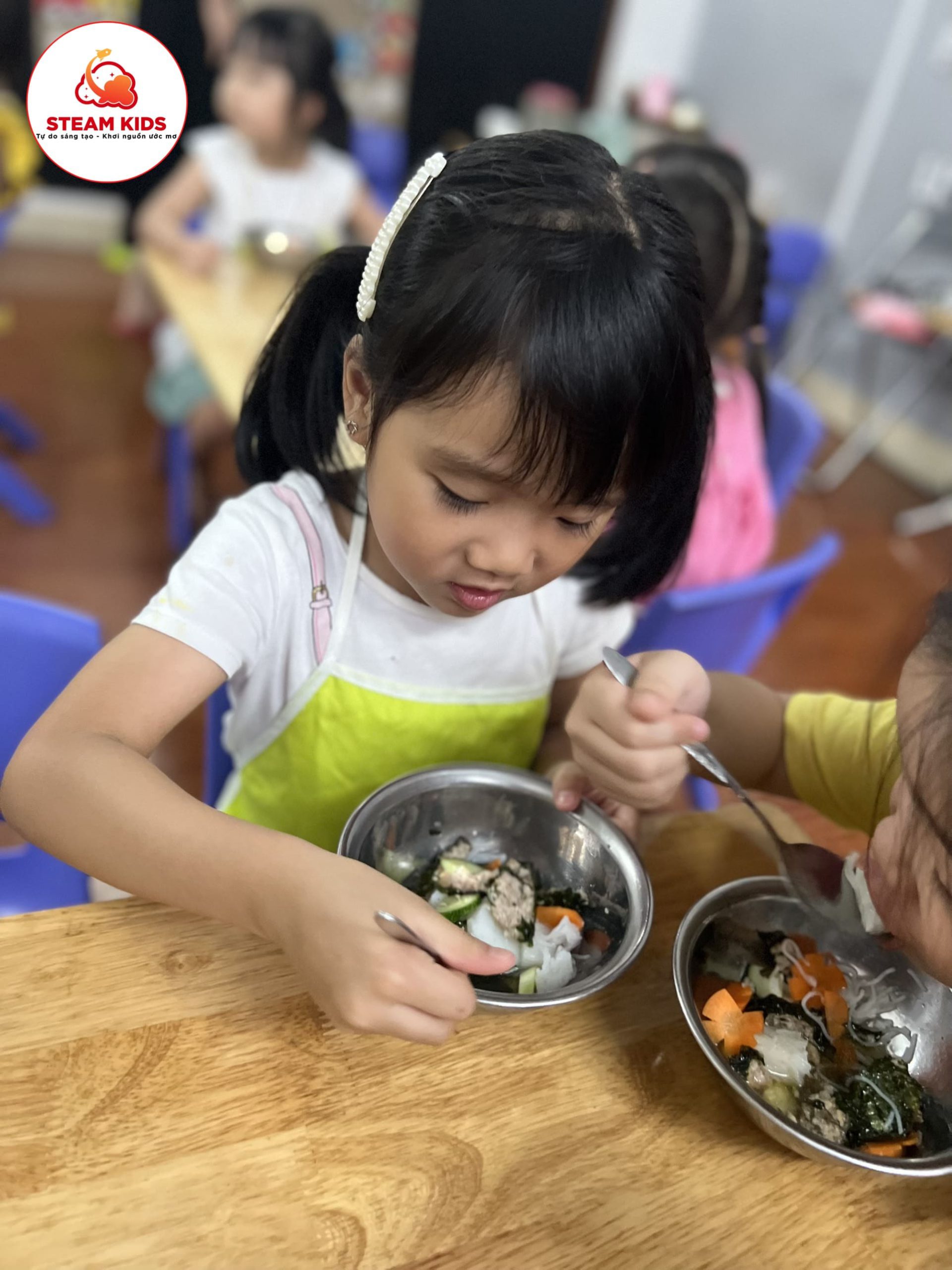 Cooking: Món Bún Chả Lá Lốt - Trường Mầm Non STEAM KIDS