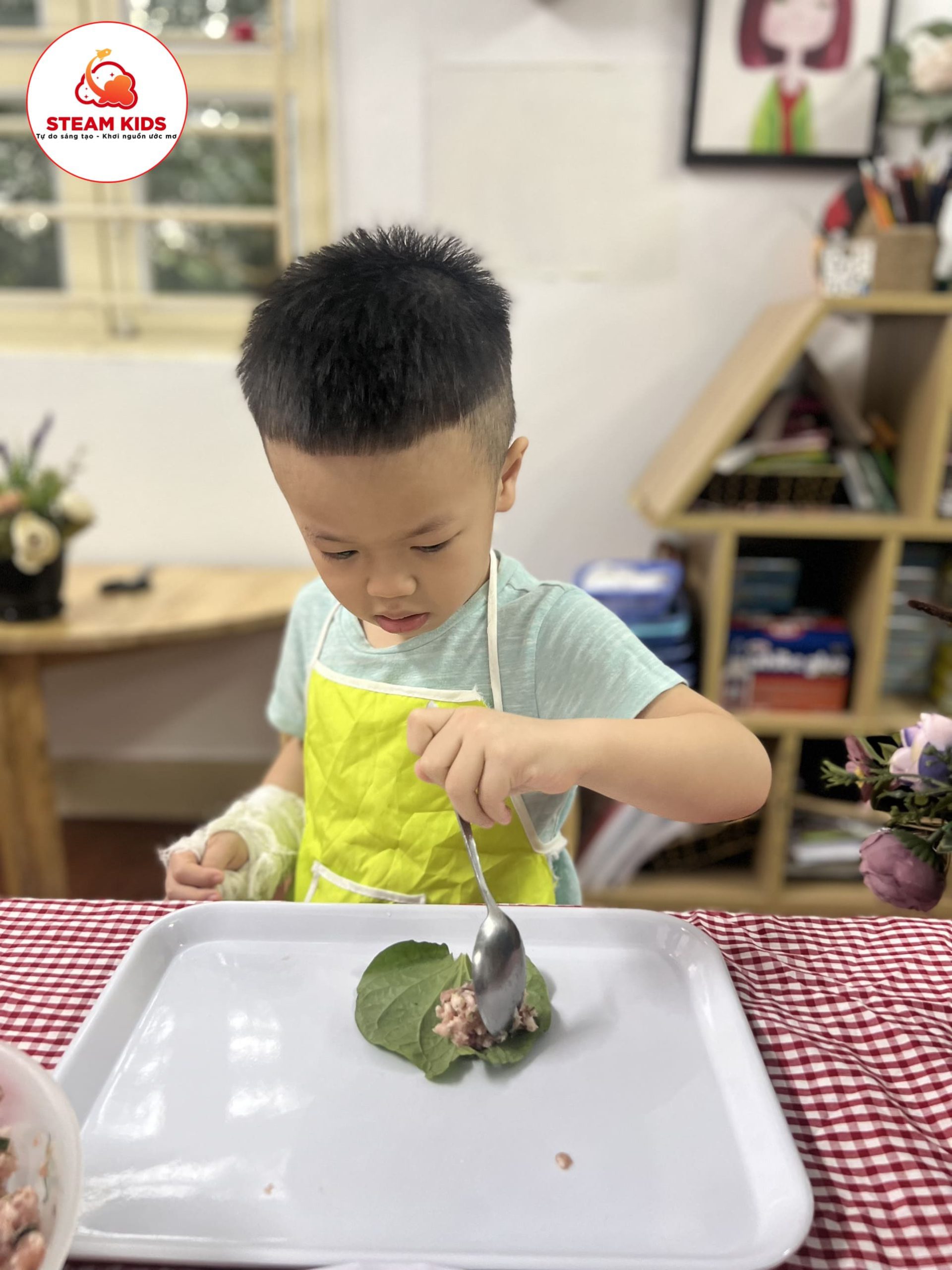 Cooking: Món Bún Chả Lá Lốt - Trường Mầm Non STEAM KIDS