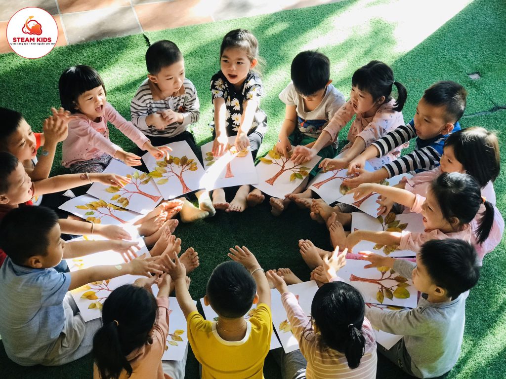 Bức Tranh Mang Tên Sắc Thu - Trường Mầm Non STEAM KIDS