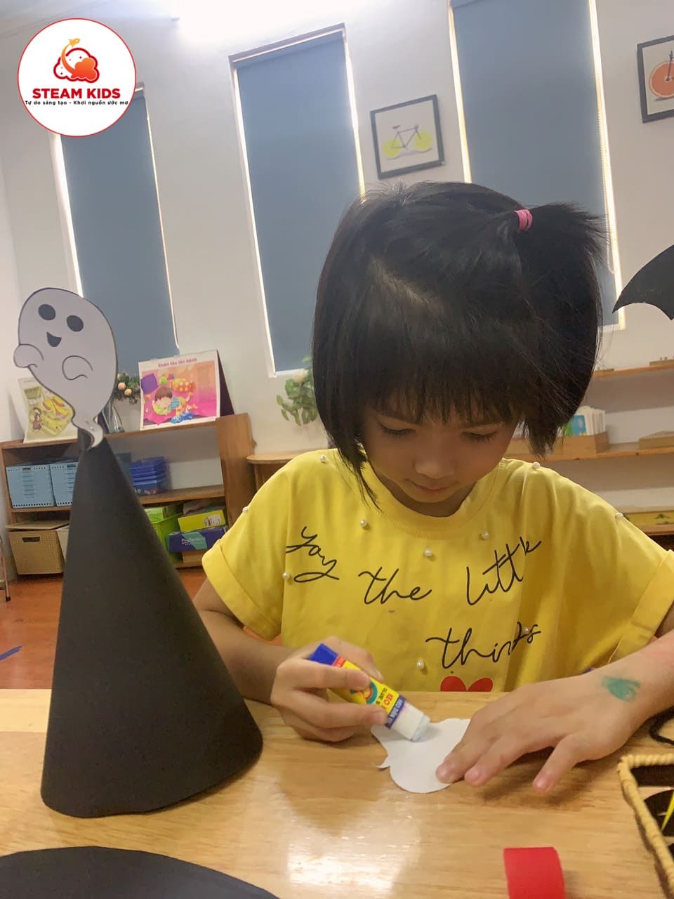 Cùng Lớp Steam4 Tạo Hình Chiếc Mũ Halloween - Trường Mầm Non STEAM KIDS