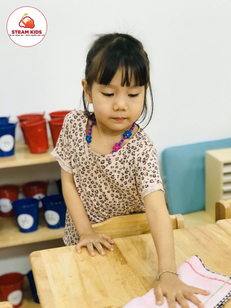 Hoạt Động Tuổi Nhỏ Làm Việc Nhỏ - Trường Mầm Non STEAM KIDS