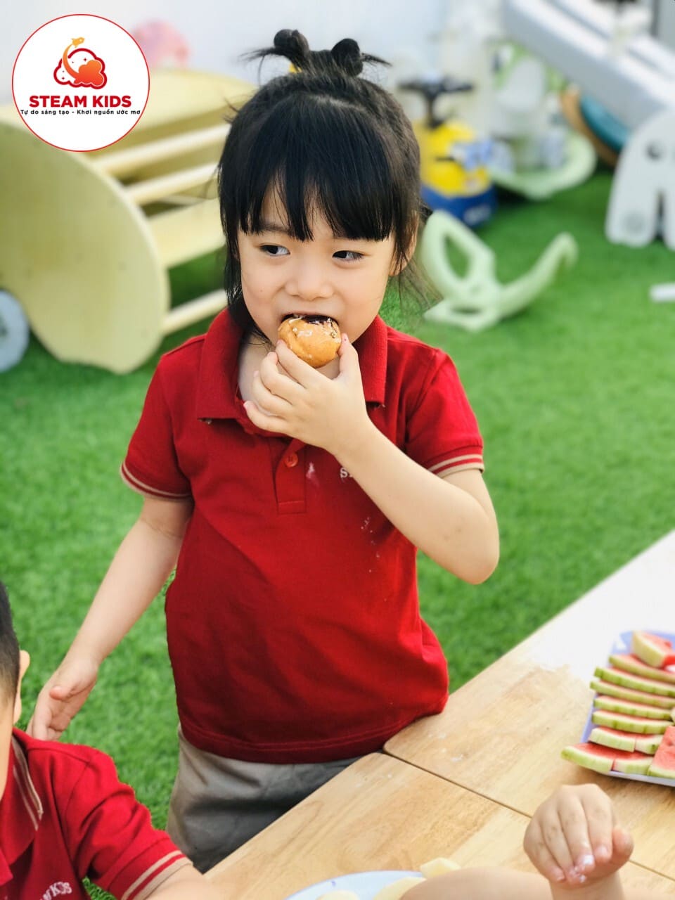 BỮA TIỆC ẤM ÁP MỪNG SINH NHẬT CÁC BẠN NHỎ THÁNG 11 - Trường Mầm Non STEAM KIDS