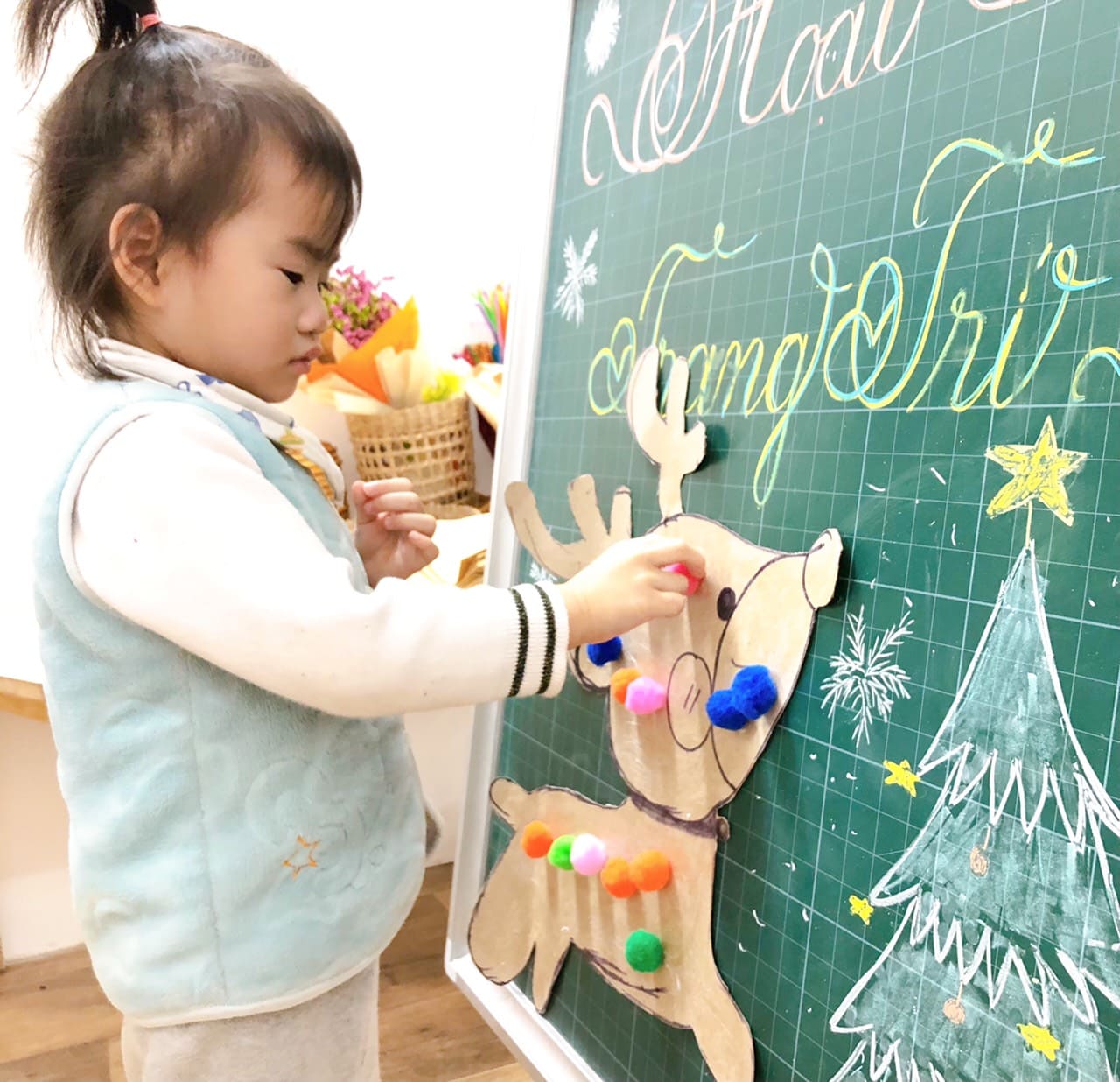 Hoạt Động Tạo Hình: Trang Trí Con Tuần Lộc - Trường Mầm Non STEAM KIDS