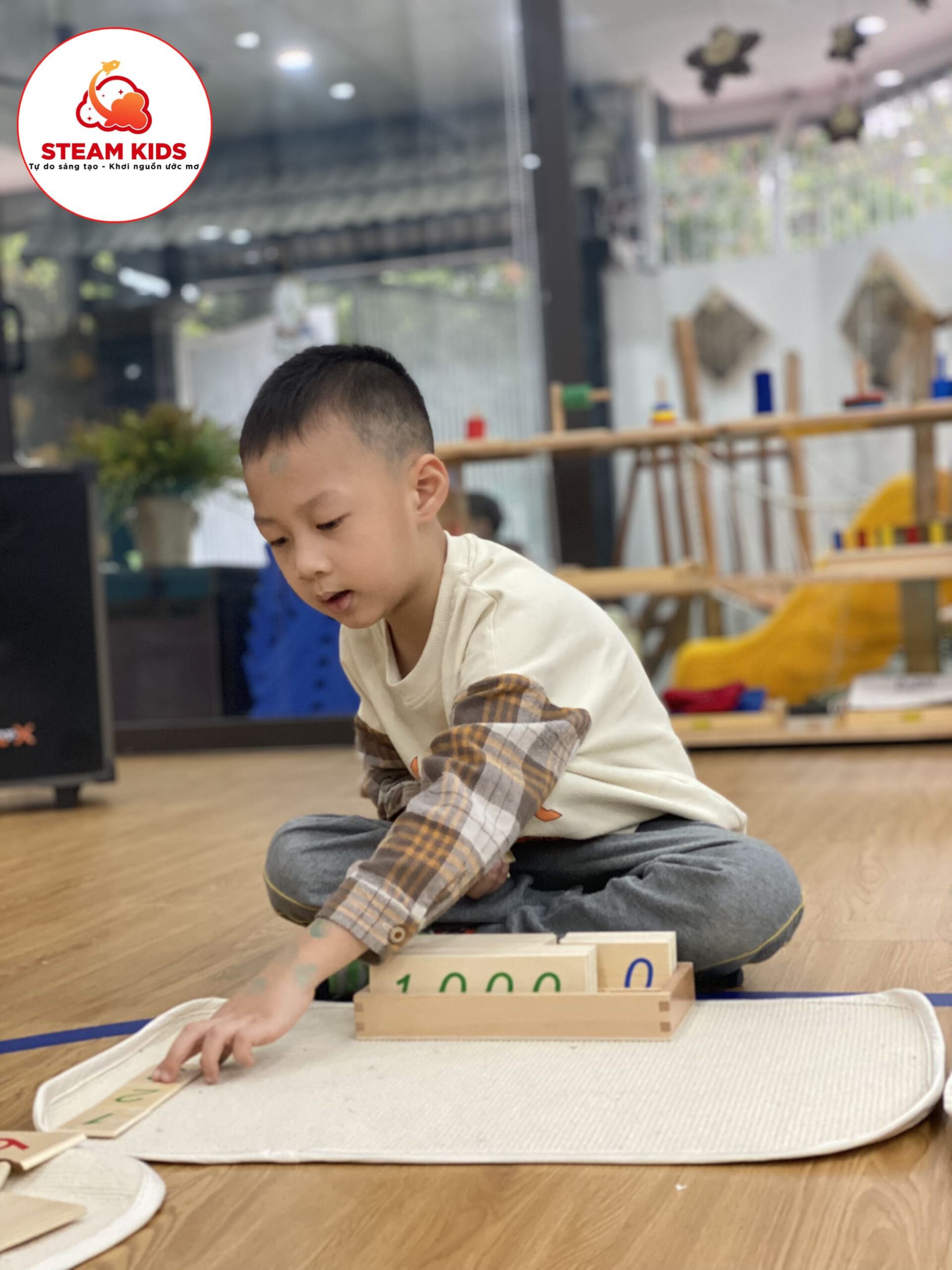 HOẠT ĐỘNG MONTESSORI  HOẠT ĐỘNG MONTESSORI  - Trường Mầm Non STEAM KIDS