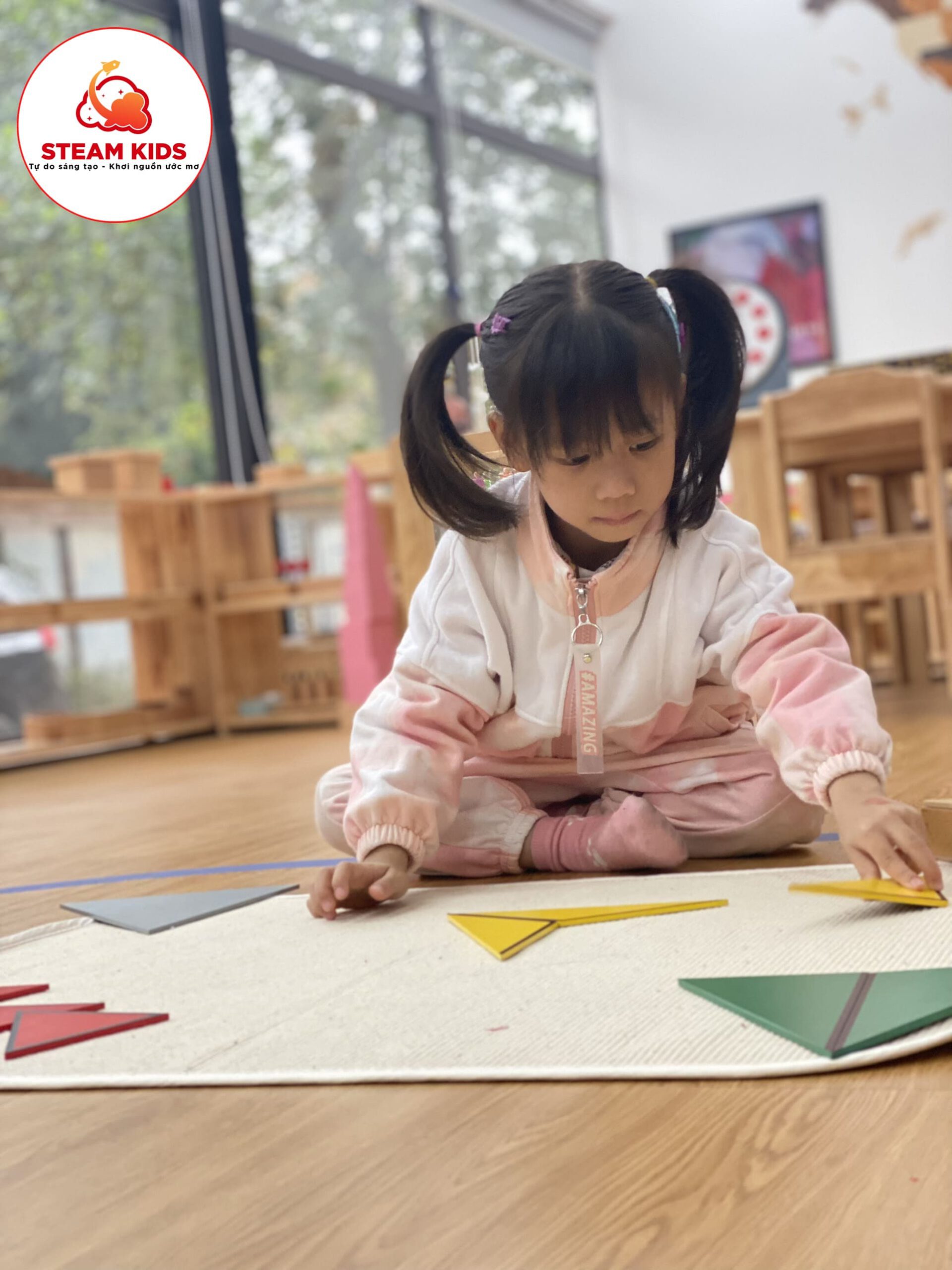 HOẠT ĐỘNG MONTESSORI  HOẠT ĐỘNG MONTESSORI  - Trường Mầm Non STEAM KIDS