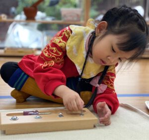 HOẠT ĐỘNG MONTESSORI  - Trường Mầm Non STEAM KIDS