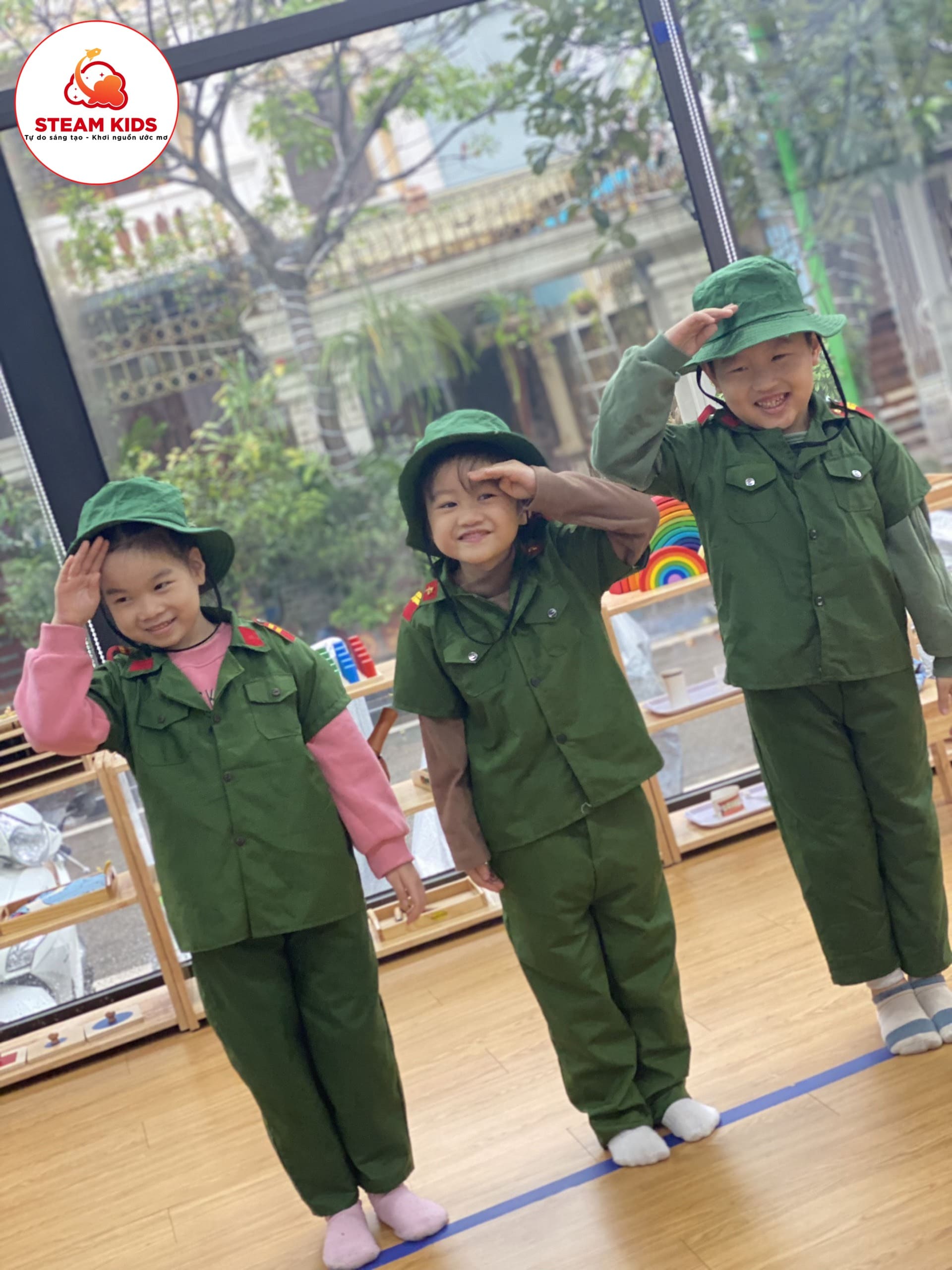 Kỹ Năng Sống: Bé Làm Chú Bộ Đội - Trường Mầm Non STEAM KIDS