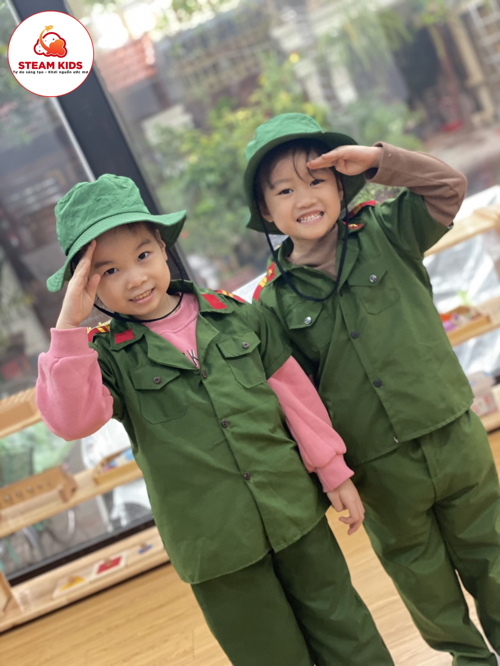 Kỹ Năng Sống: Bé Làm Chú Bộ Đội - Trường Mầm Non STEAM KIDS