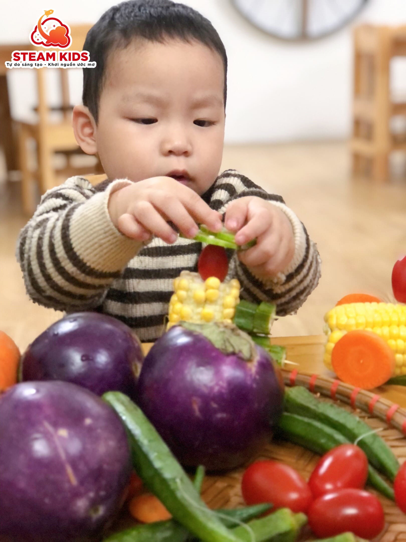 HOẠT ĐỘNG SÁNG TẠO TỪ RAU CỦ HOẠT ĐỘNG SÁNG TẠO TỪ RAU CỦ - Trường Mầm Non STEAM KIDS