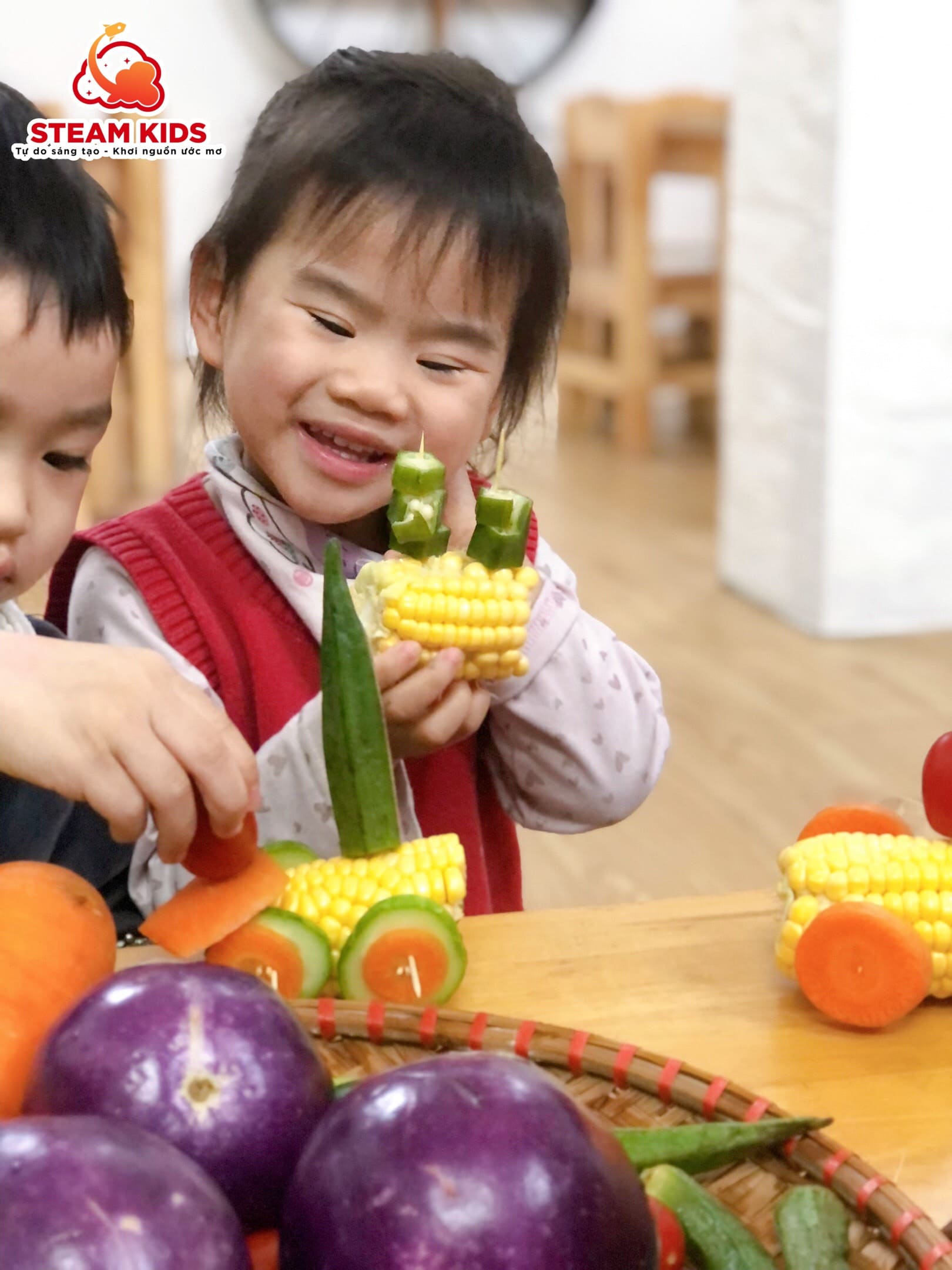 HOẠT ĐỘNG SÁNG TẠO TỪ RAU CỦ HOẠT ĐỘNG SÁNG TẠO TỪ RAU CỦ - Trường Mầm Non STEAM KIDS