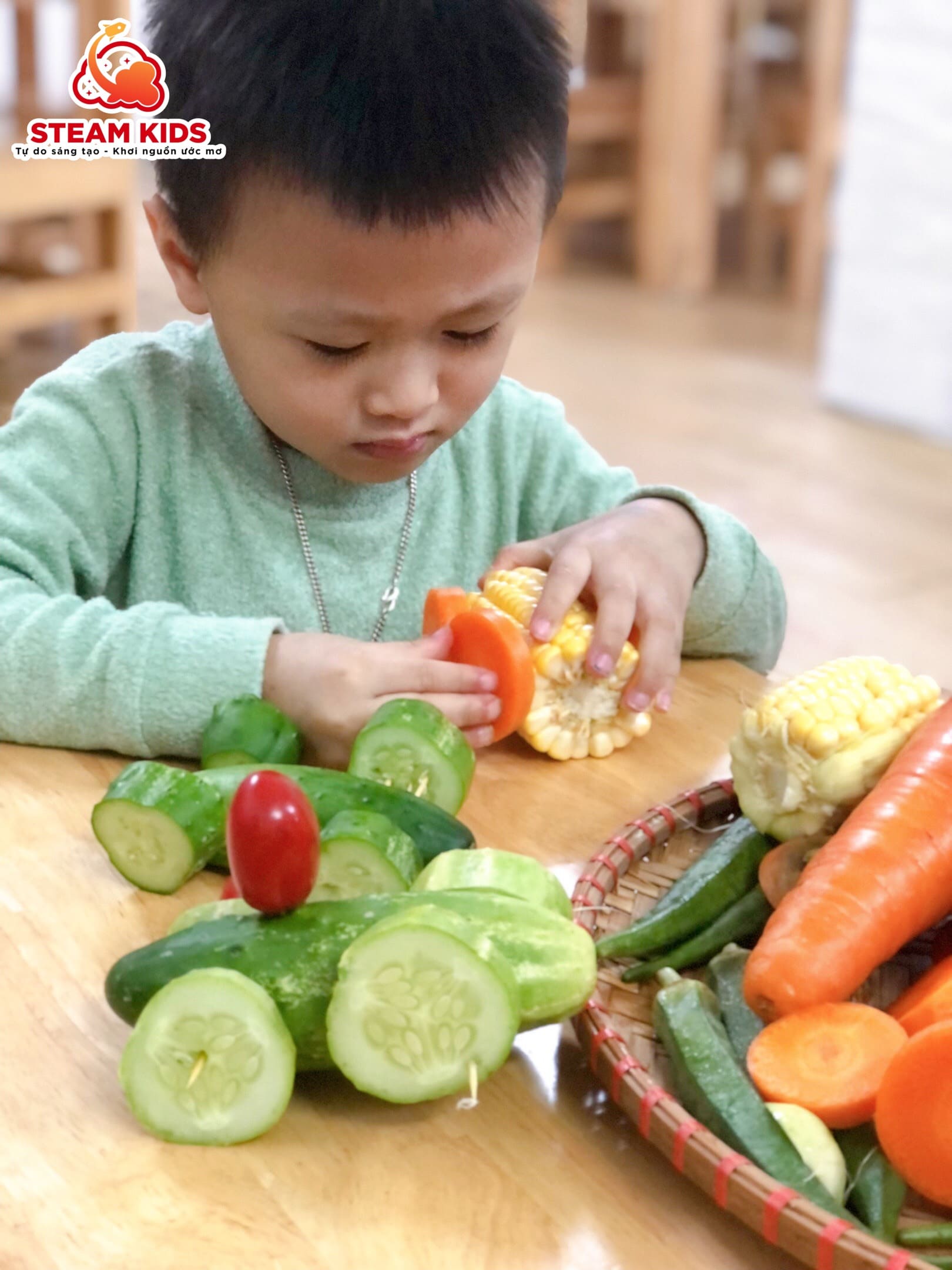 HOẠT ĐỘNG SÁNG TẠO TỪ RAU CỦ HOẠT ĐỘNG SÁNG TẠO TỪ RAU CỦ - Trường Mầm Non STEAM KIDS