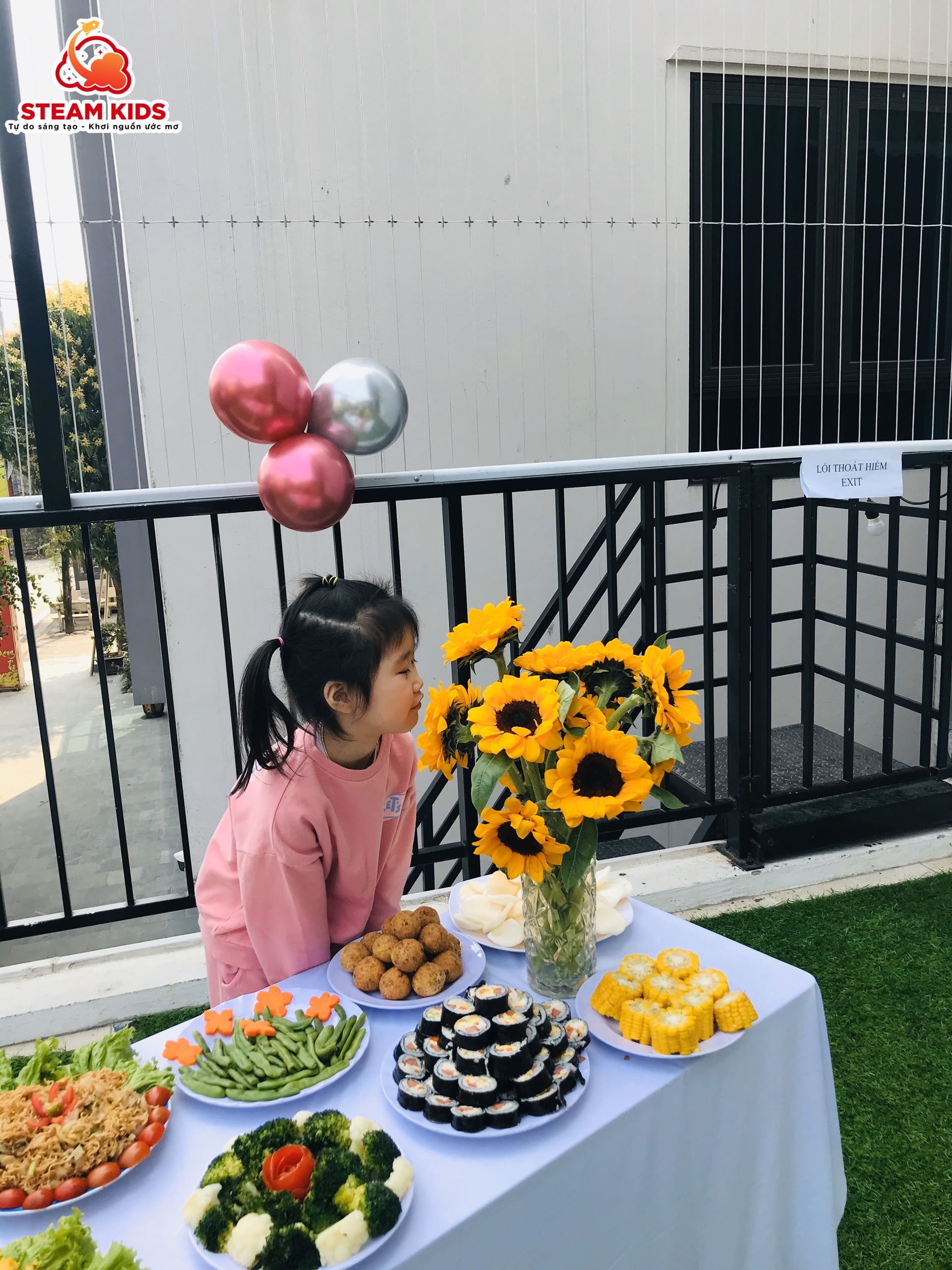 BỮA TIỆC ẤM ÁP MỪNG SINH NHẬT CÁC BẠN NHỎ THÁNG 1&2 - Trường Mầm Non STEAM KIDS