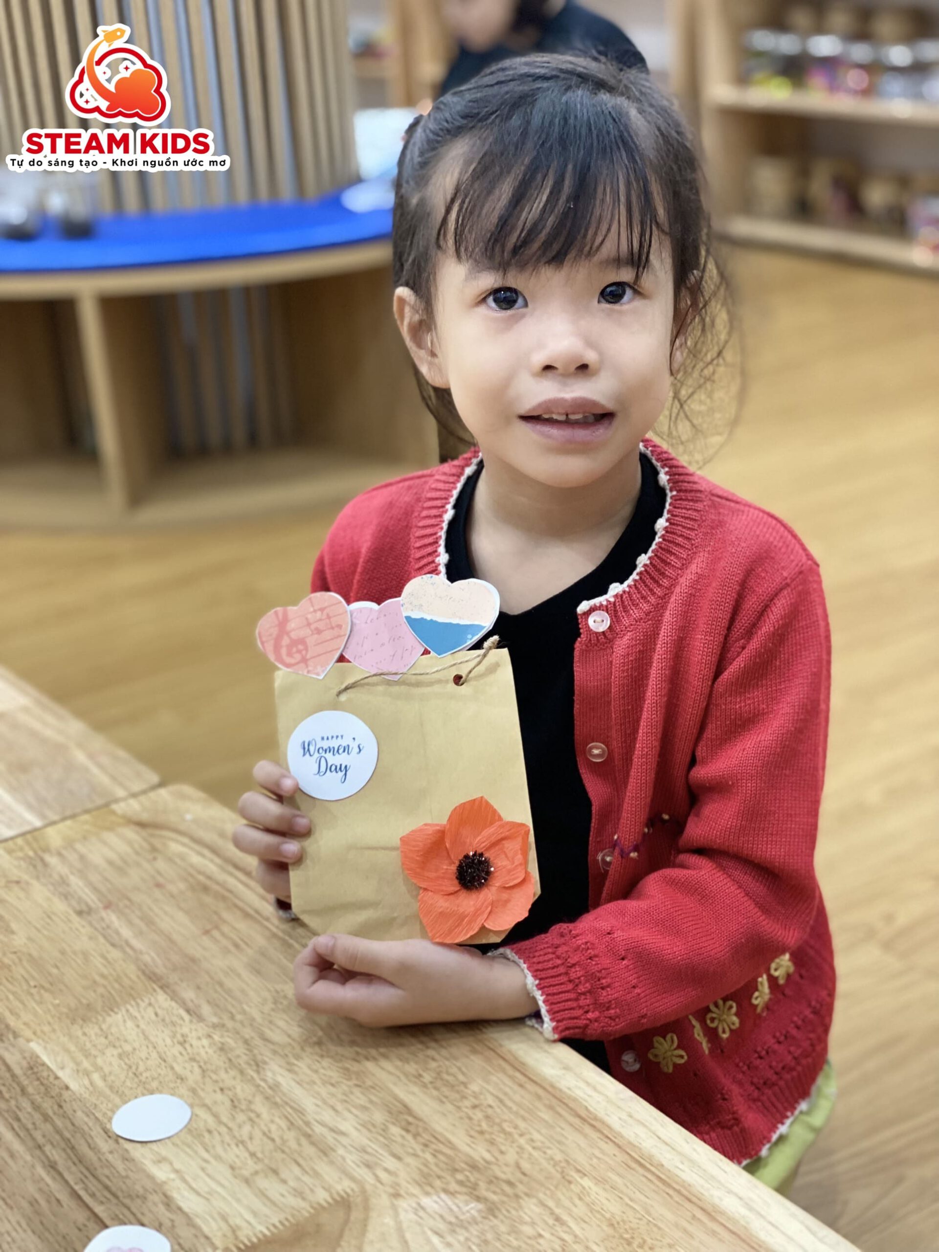 MÓN QUÀ TẶNG MẸ NGÀY 8/3 - Trường Mầm Non STEAM KIDS