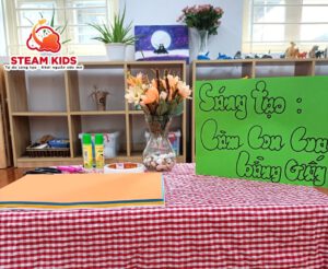 SÁNG TẠO CON CUA BẰNG GIẤY MÀU LỚP STEAM 3 - Trường Mầm Non STEAM KIDS