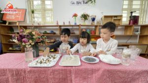 Hoạt Động Steam: Bé Làm Máy Lọc Nước Mini - Trường Mầm Non STEAM KIDS