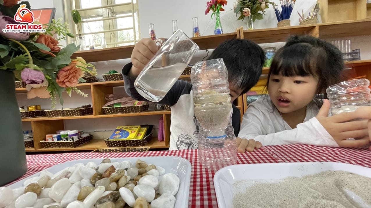 Hoạt Động Steam: Bé Làm Máy Lọc Nước Mini - Trường Mầm Non STEAM KIDS