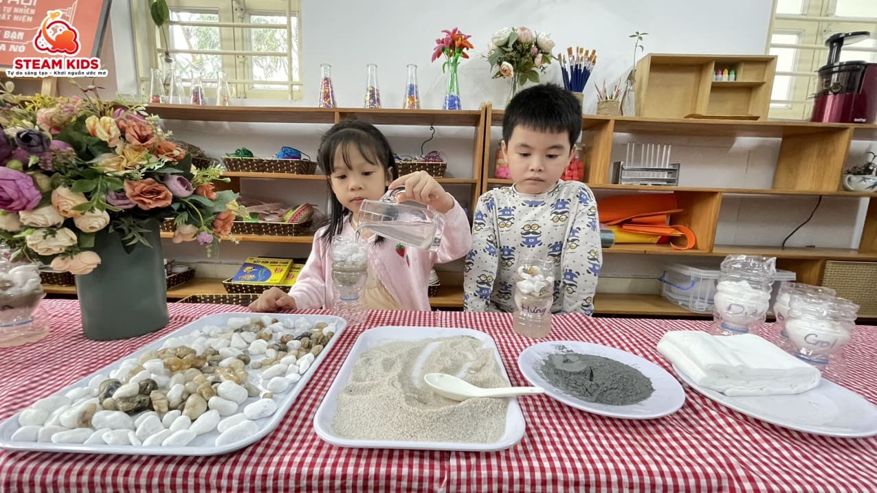 Hoạt Động Steam: Bé Làm Máy Lọc Nước Mini - Trường Mầm Non STEAM KIDS
