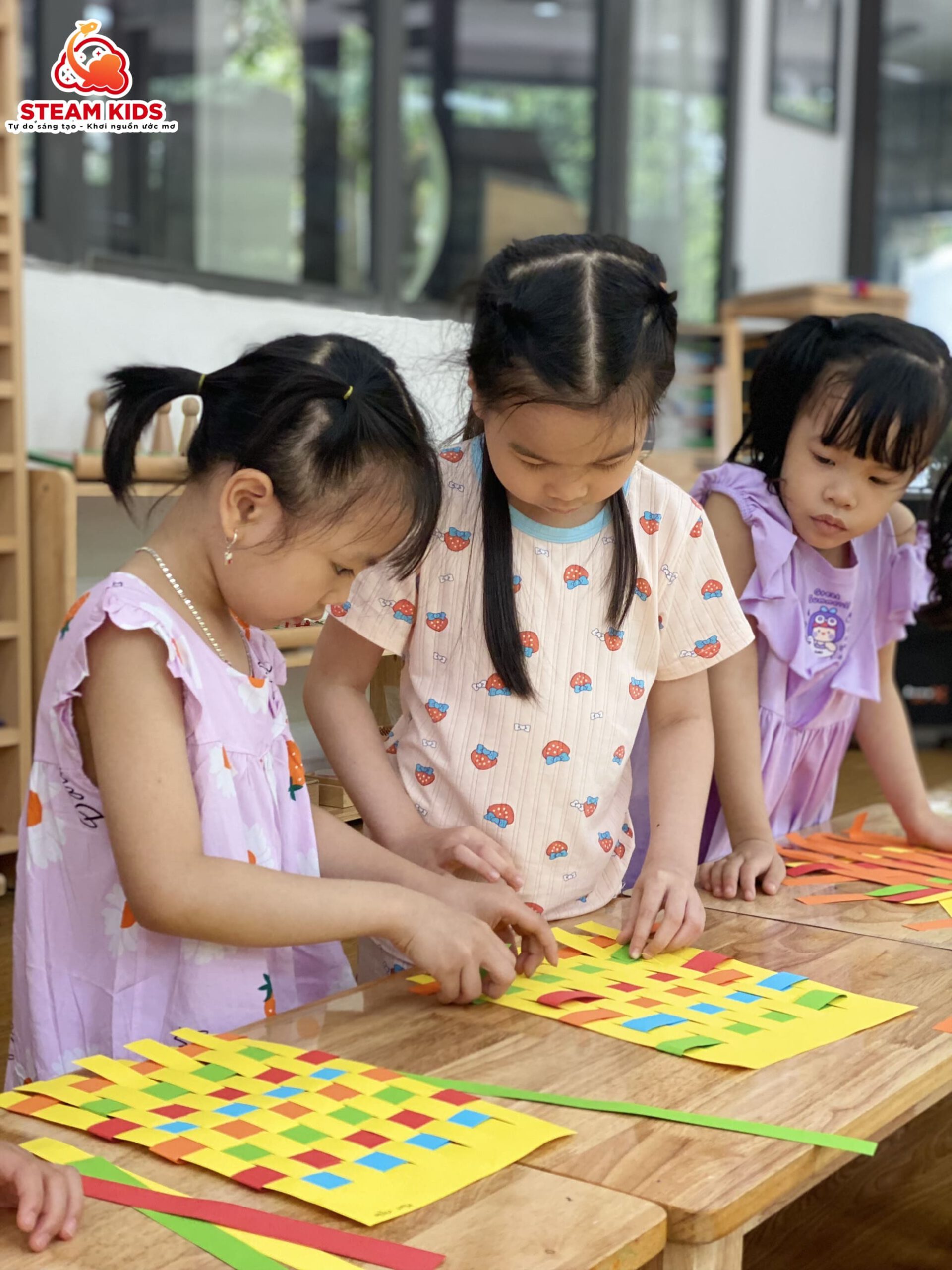 HOẠT ĐỘNG TẠO HÌNH ĐAN NONG MỐT - Trường Mầm Non STEAM KIDS