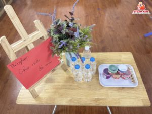 THÍ NGHIỆM: CHAI NƯỚC ĐỔI MÀU - Trường Mầm Non STEAM KIDS