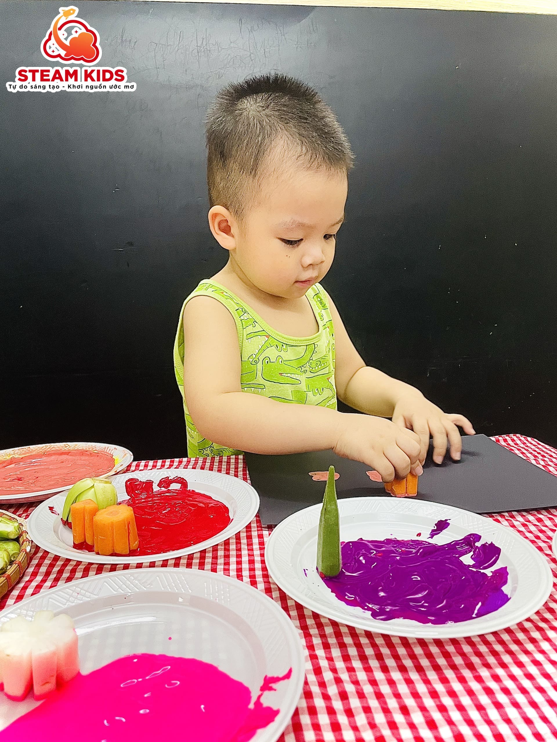 HOẠT ĐỘNG SÁNG TẠO TRANH TỪ RAU CỦ QUẢ - Trường Mầm Non STEAM KIDS