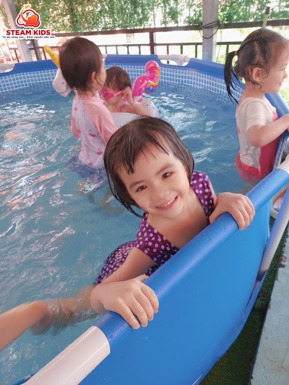 HOẠT ĐỘNG BƠI ĐẦY VUI NHỘN CỦA CÁC BẠN NHỎ LỚP STEAM1 HOẠT ĐỘNG BƠI ĐẦY VUI NHỘN CỦA CÁC BẠN NHỎ LỚP STEAM1 - Trường Mầm Non STEAM KIDS