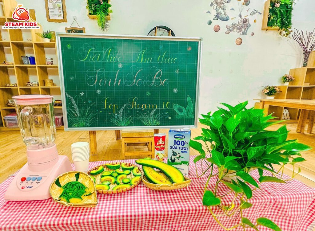 ẨM THỰC: BÉ LÀM MÓN SINH TỐ BƠ - Trường Mầm Non STEAM KIDS