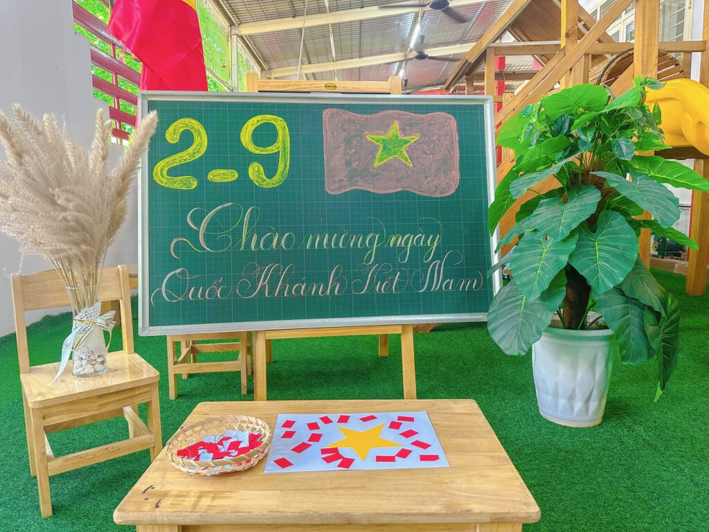 TRANG TRÍ LÁ CỜ TỔ QUỐC - Trường Mầm Non STEAM KIDS