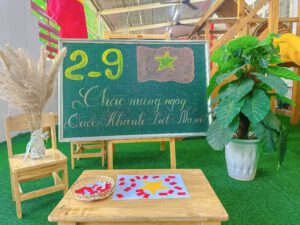 TRANG TRÍ LÁ CỜ TỔ QUỐC - Trường Mầm Non STEAM KIDS